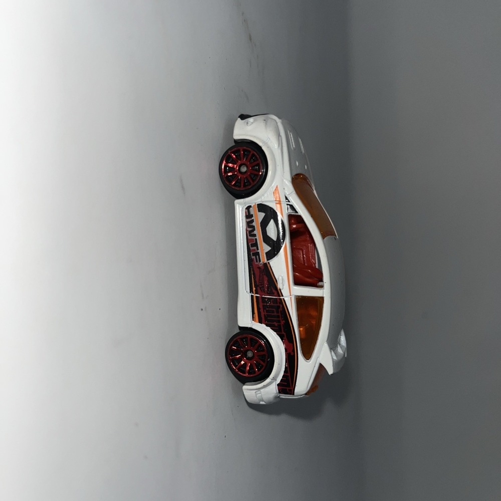 Hot Wheels '09 Ford Focus RS 2010 HWTF White/Red/Orange Windows Loose Diecast